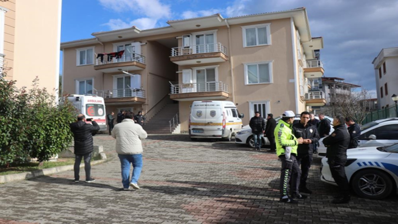 Sakarya’da aile katliamı! Cinnet getiren polis karısını ve kızını öldürüp intihar etti