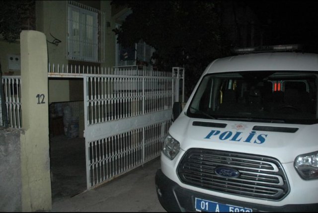 Adana'da hırsız girdiği evdeki kadını bıçakladı