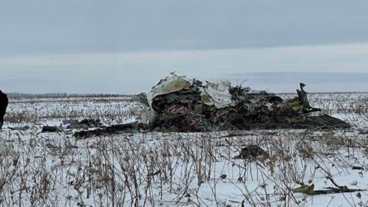 SON DAKİKA Rusya’da uçak düştü! En az 65 kişi hayatını kaybetti