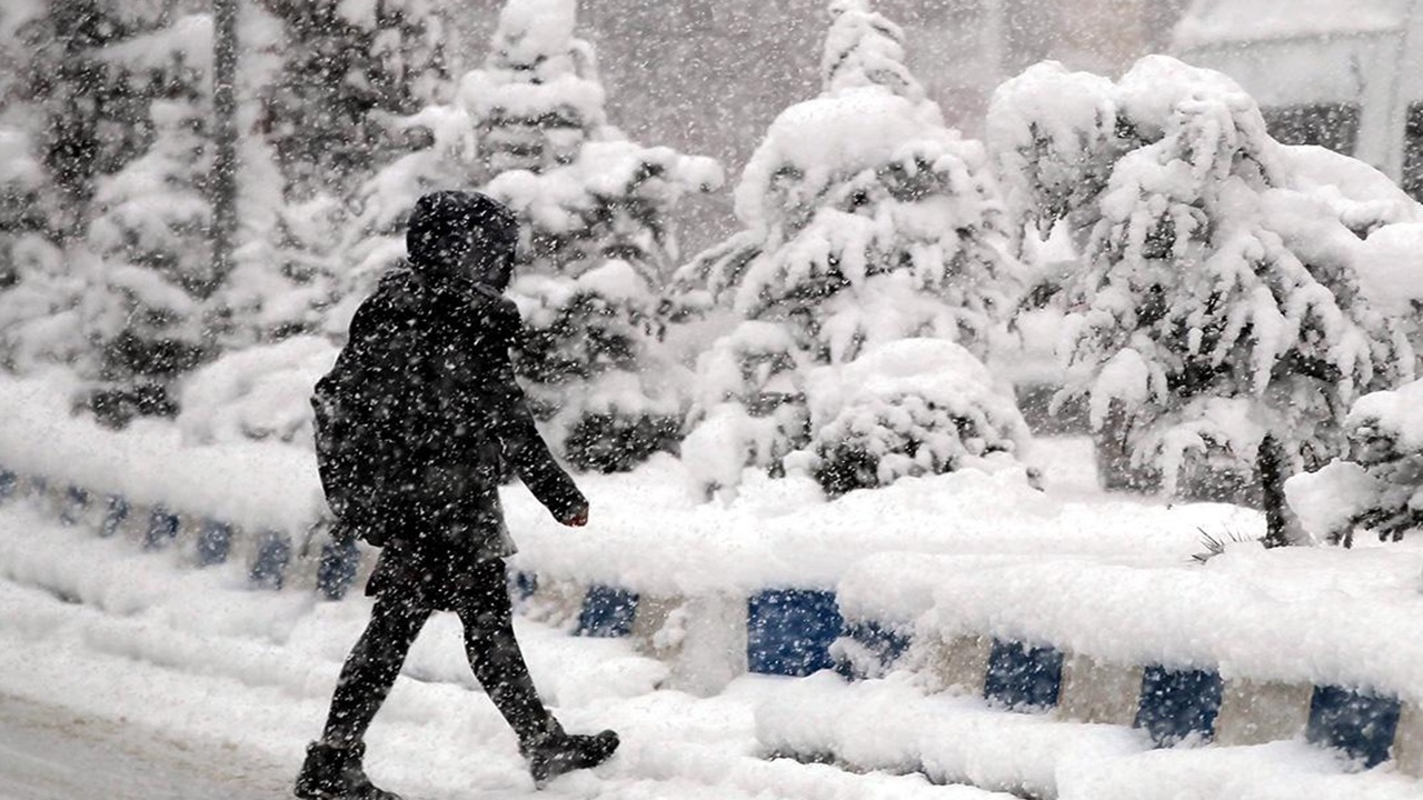 İstanbul’a kar alarmı! Tarih verildi her yer beyaza bürünecek