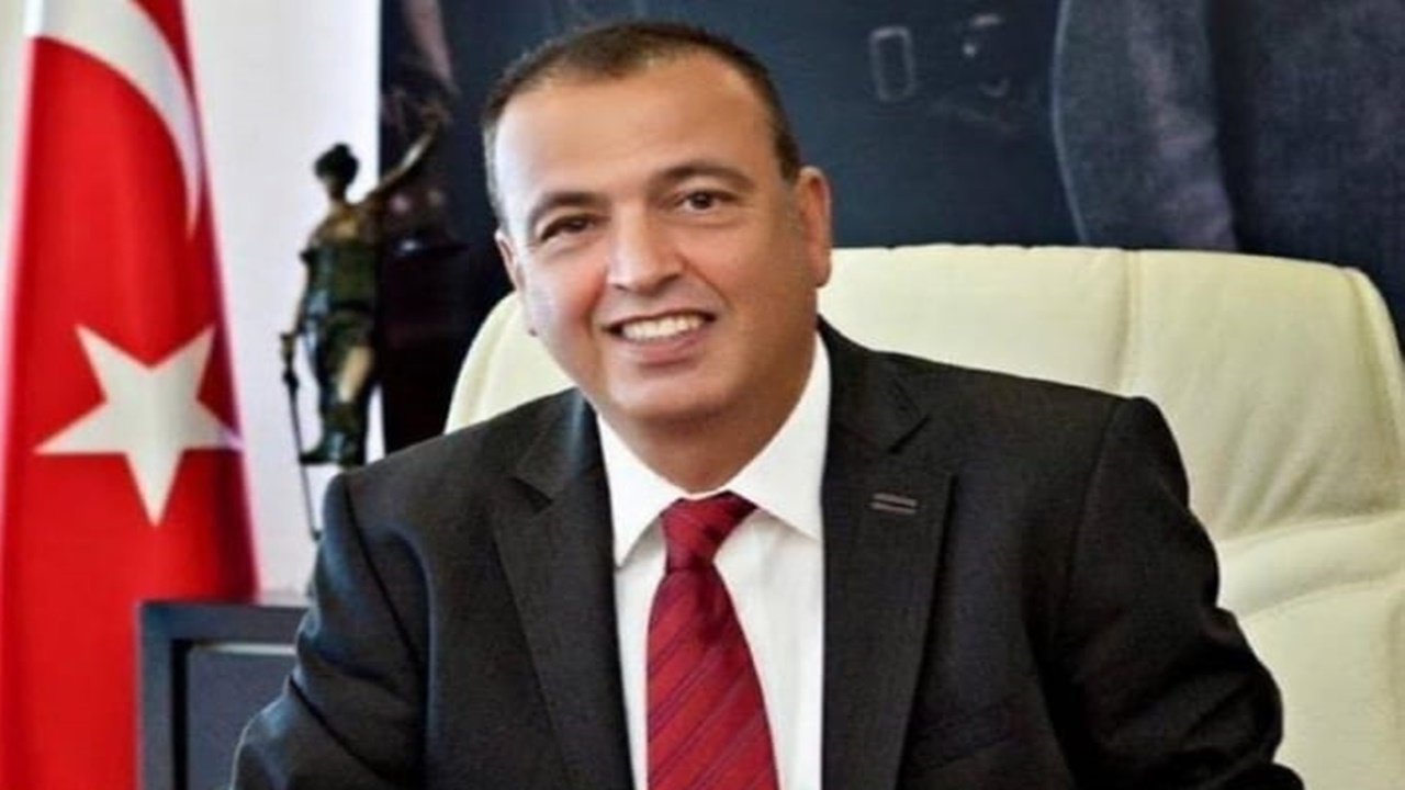Ataşehir Belediye Başkanı Battal İlgezdi partisinden istifa etti