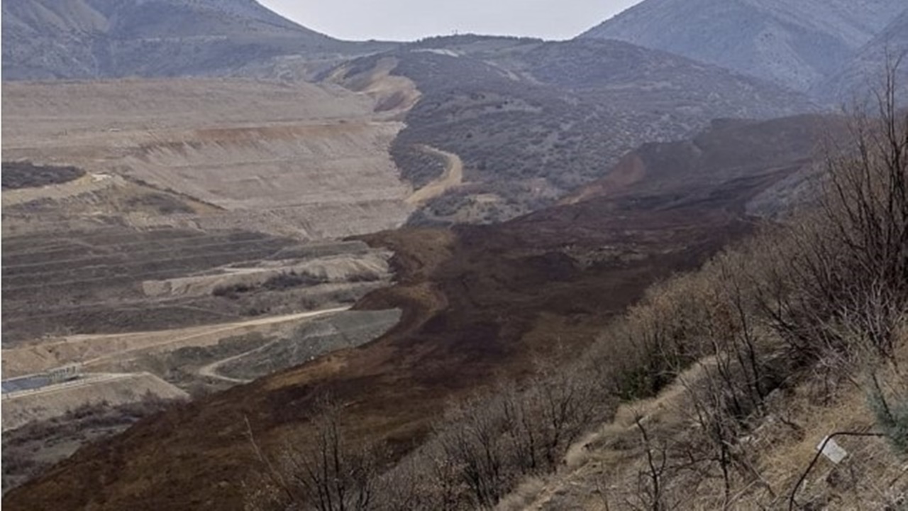 AFAD SON DAKİKA Erzincan’da toprak kayması: 9 ilden ekipler sevk edildi