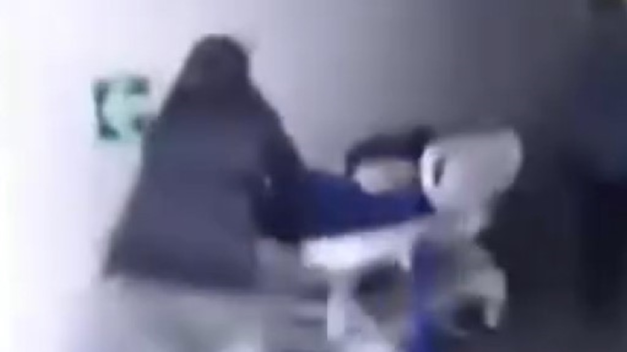 Öldü diye morga kaldırılan kadın canlandı! Hastanedekilerin panik anları kamerada