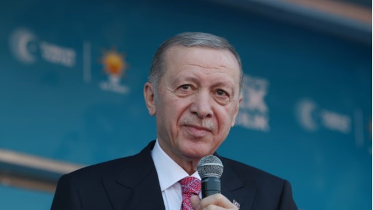 Cumhurbaşkanı Erdoğan Manisa’da! Özgür Özel’in memleketinde dikkat çeken kalabalık