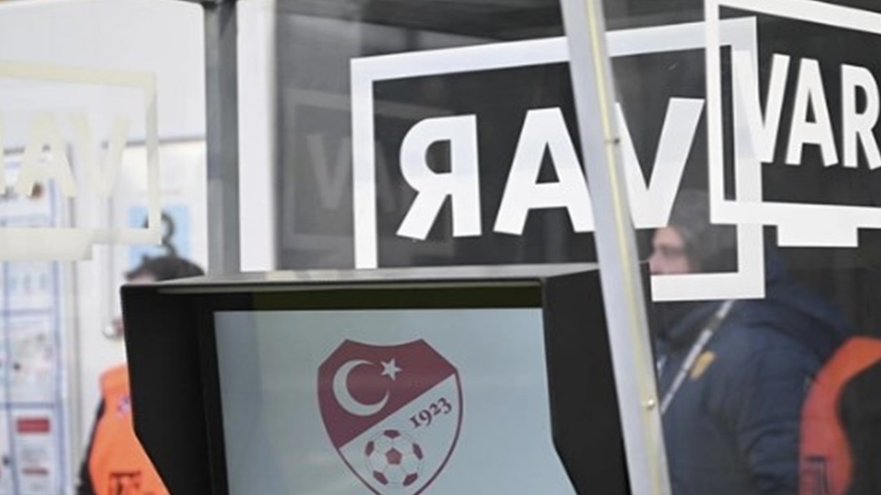 Fenerbahçe Kasımpaşa VAR konuşması yayınlandı! Penaltı tartışmalarına noktayı koyan VAR kayıtları
