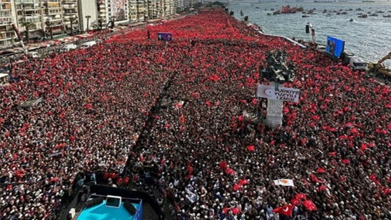 İzmir mitingine yüz binler katıldı! Cumhurbaşkanı Erdoğan sayıyı açıkladı