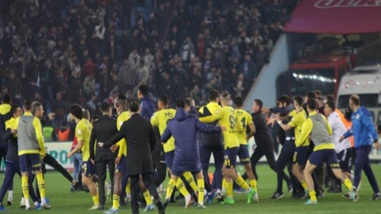 Trabzonspor olaylı Fenerbahçe maçı sonrası açıklama yaptı
