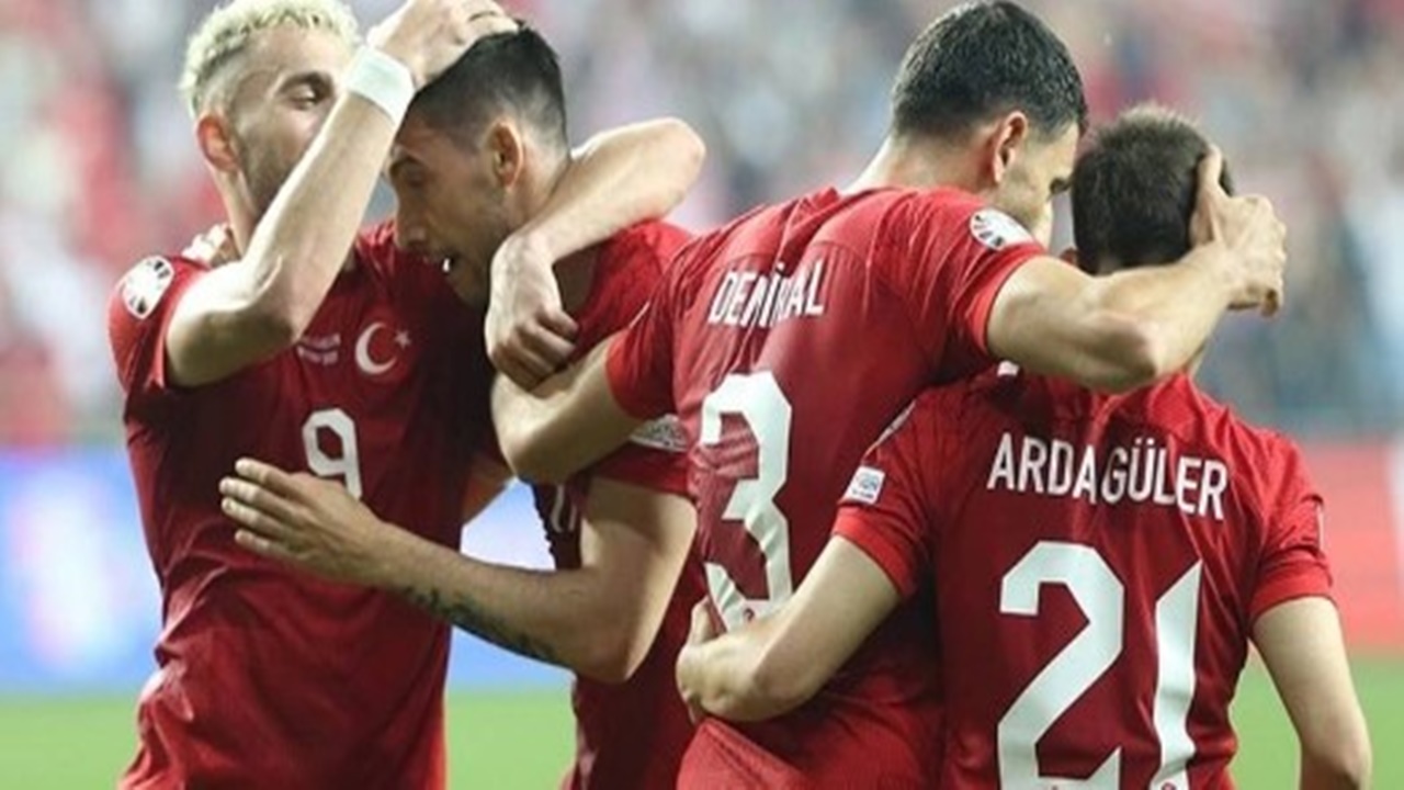 Türkiye-Macaristan maçı ilk 11! Montella’dan sürpriz tercihler