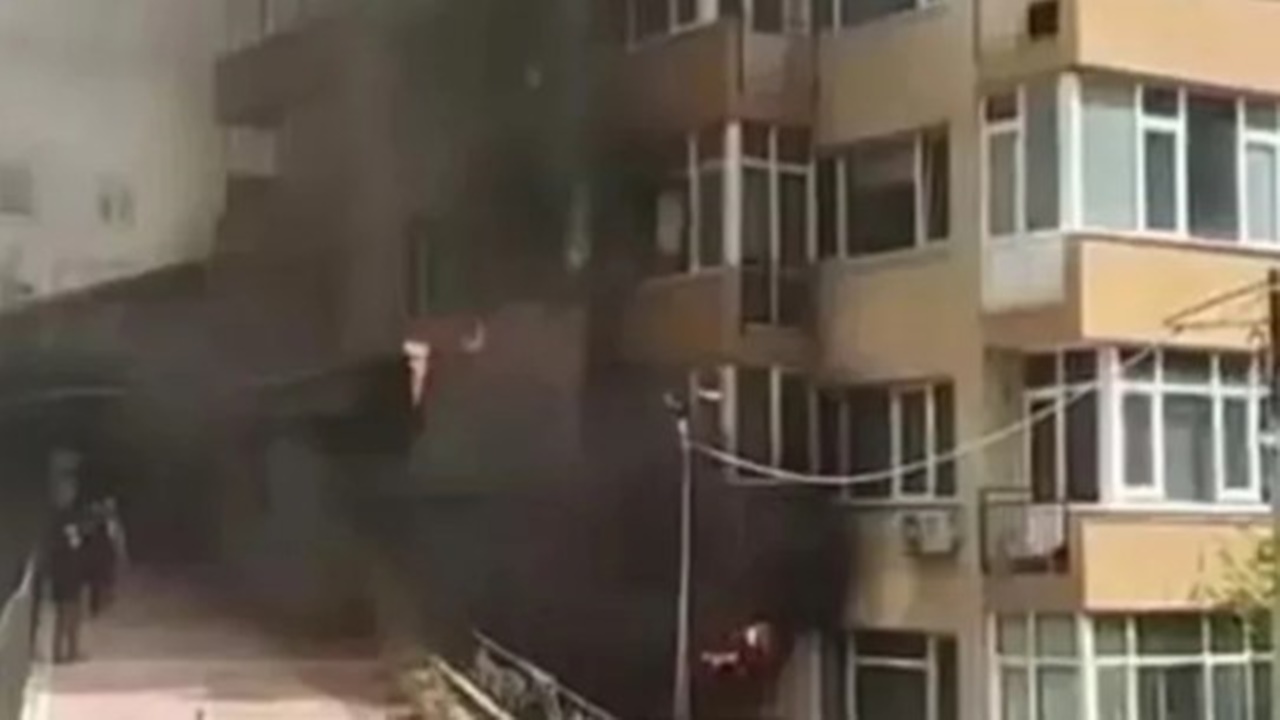 İstanbul’da 16 katlı binada yangın: Ölü ve yaralılar var