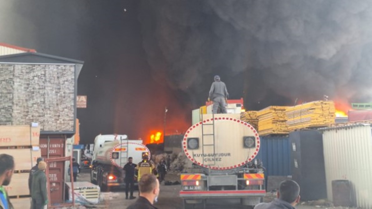 Ankara Hurdacılar Sitesi’nde yangın! Alevler her yeri sardı