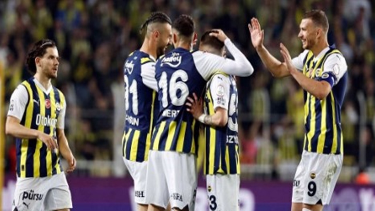 Fenerbahçe Olympiakos ilk 11’ler açıklandı! İsmail Kartal’dan ters köşe