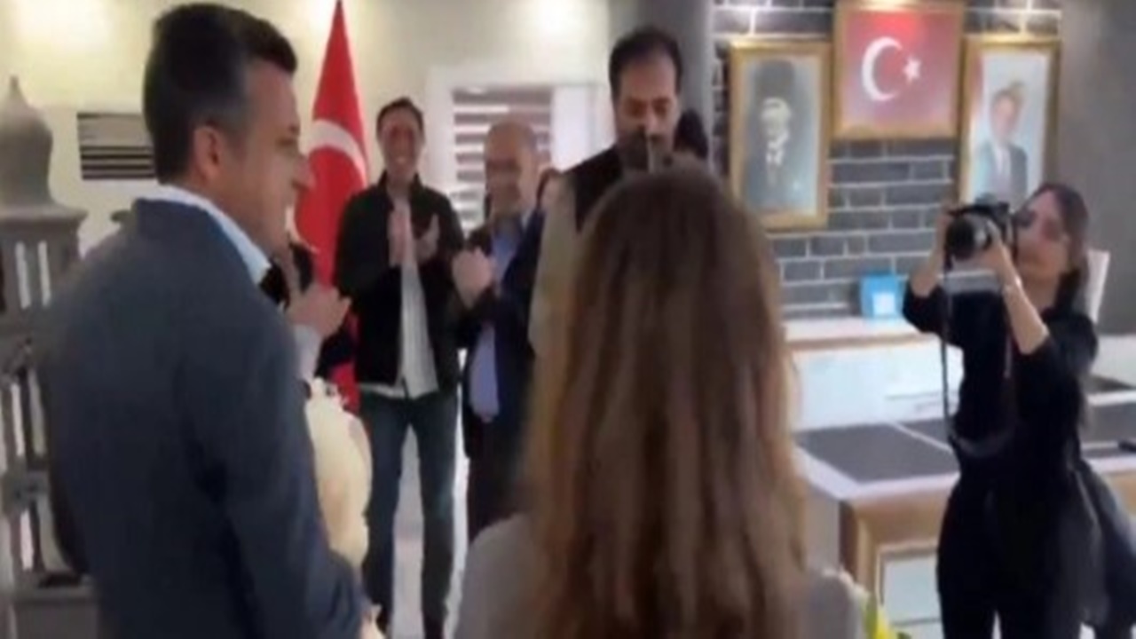 Sur Belediyesi mazbata töreninde skandal! Atatürk ve Erdoğan’a hakaret ettiler