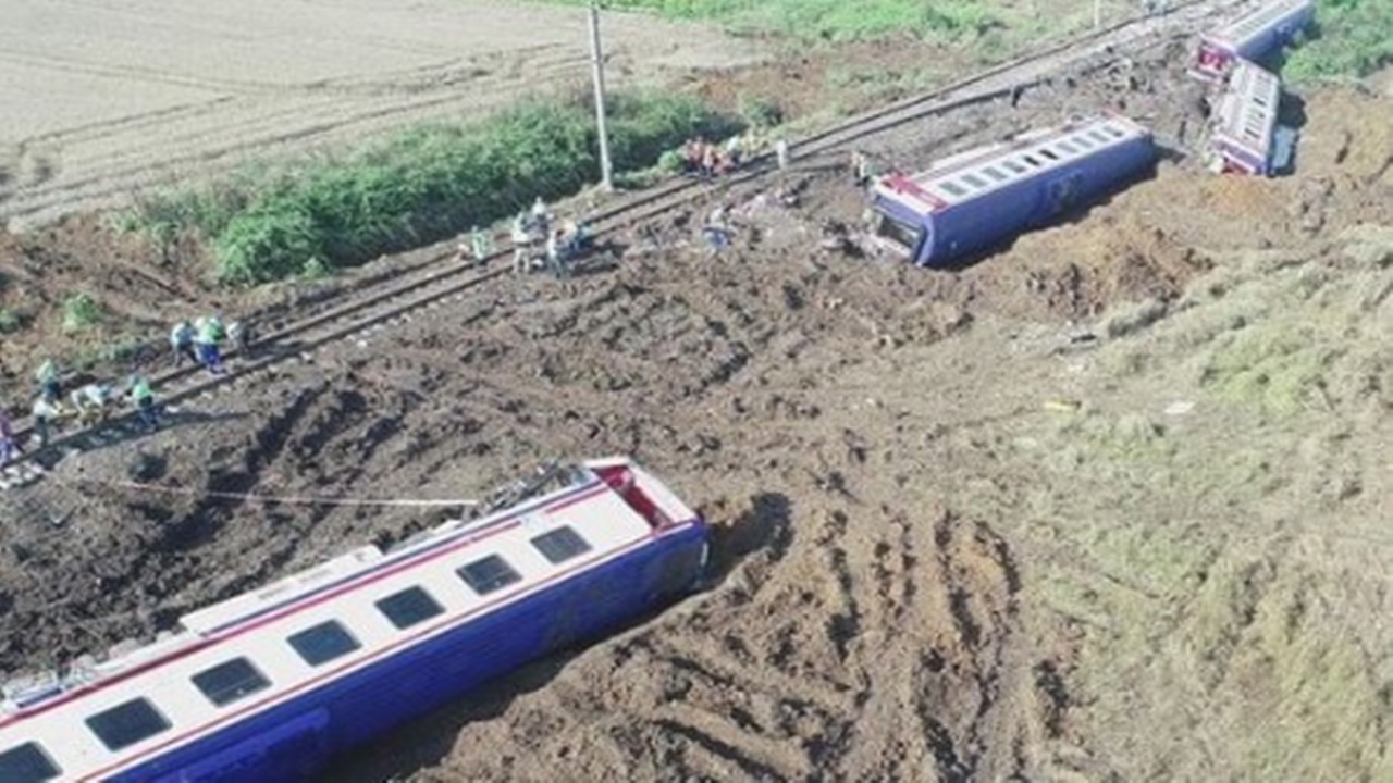 SON DAKİKA Çorlu tren kazası davasında karar çıktı! 25 kişi hayatını kaybetmişti