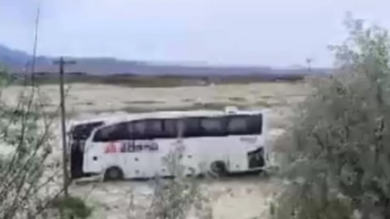 SON DAKİKA Kayseri’de feci kaza! Yolcu otobüsü şarampole devrildi