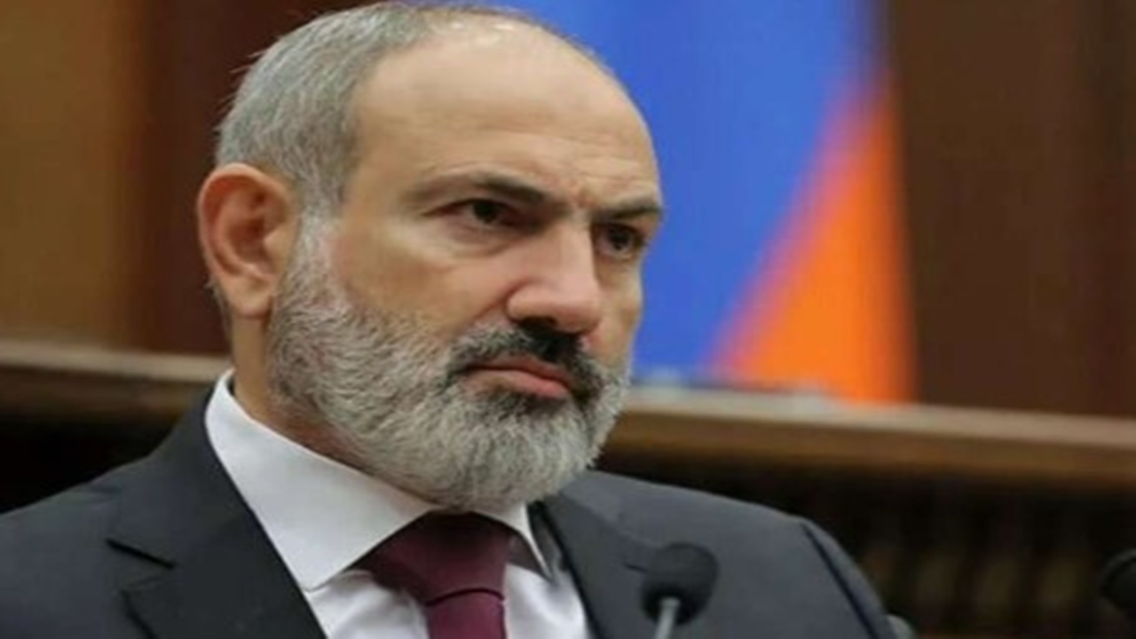 Ermenistan Başbakanı Nikol Paşinyan’ı taşıyan helikopter acil iniş yaptı