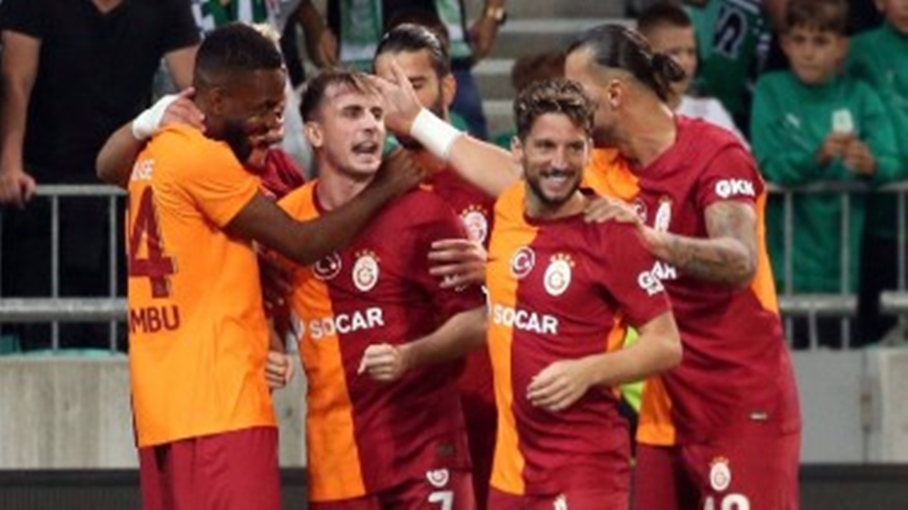 Galatasaray’da yeni sezonda gidecek futbolcular! Okan Buruk biletlerini kesti