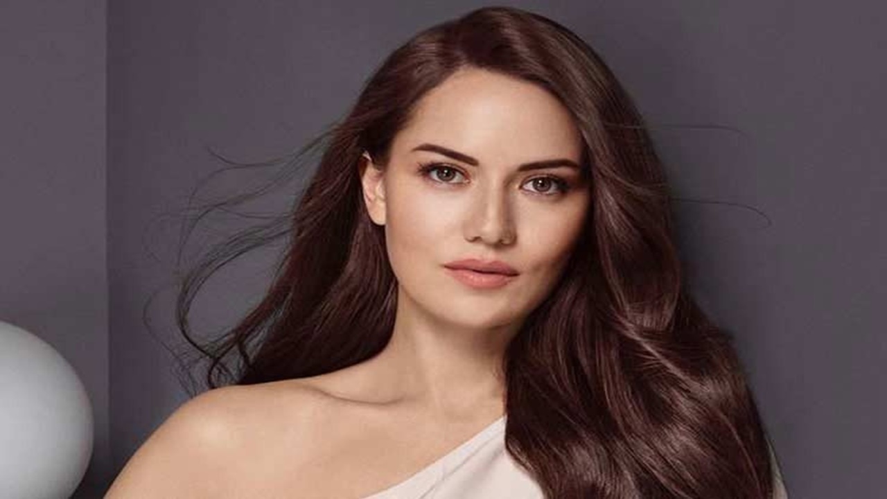 Fahriye Evcen 38. yaş pastasıyla dikkat çekti