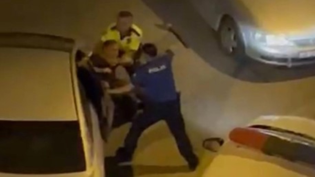 Çanakkale’de polis şiddetine ceza! Yakaladığı sürücüyü feci şekilde dövmüştü