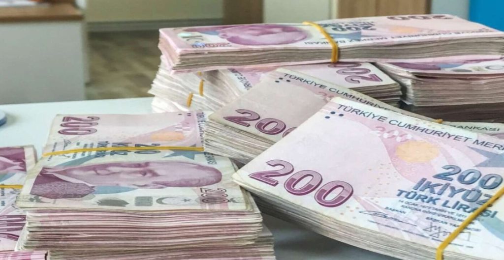 3 bankadan 3 ay ertelemeli kredi fırsatı! Nakit muslukları açıldı