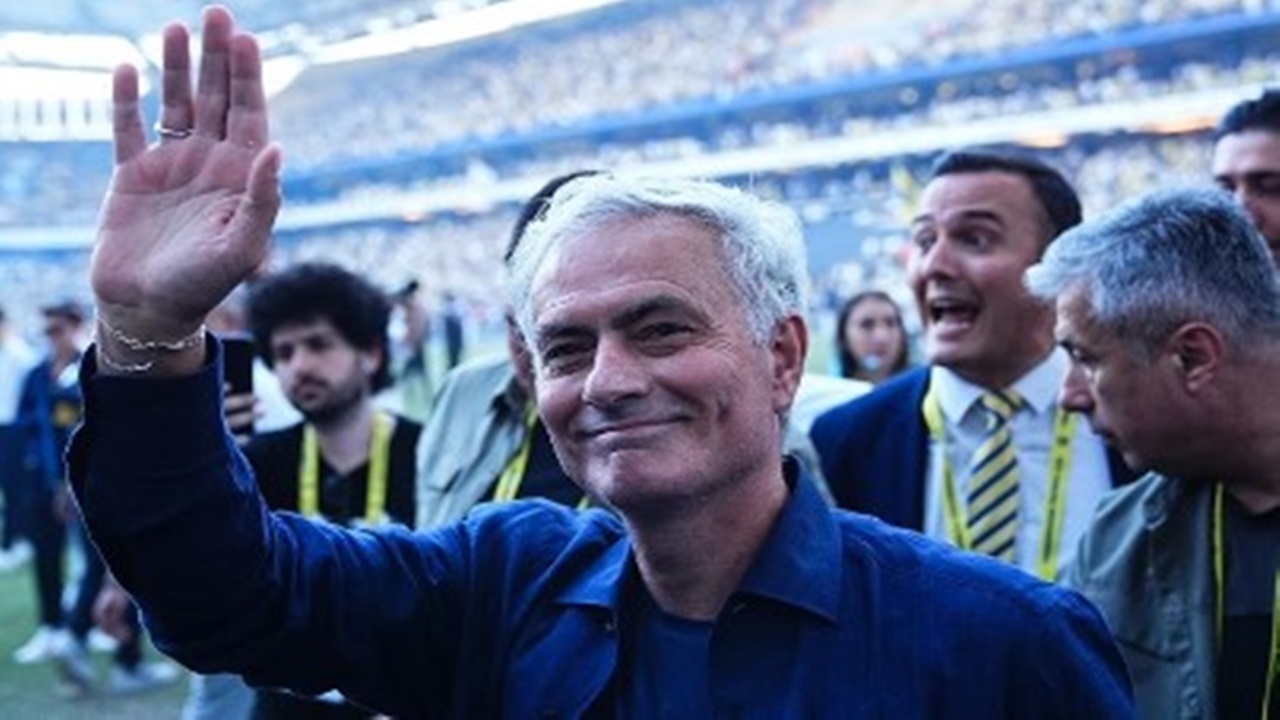 Jose Mourinho Türkiye’den ayrıldı! Fenerbahçeliler ne olduğunu anlayamadı