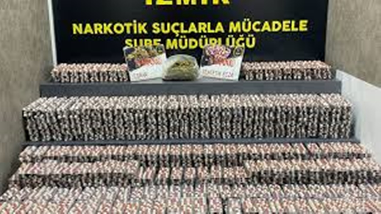 İzmir'de uyuşturucu operasyonunda 1 ton 430 kilogram madde ele geçirildi