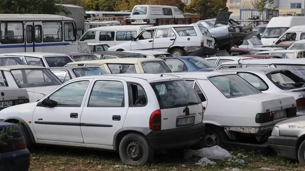 Hurda araç teşviki geliyor! Toplama sistemi başlıyor, trafikten çekilecek