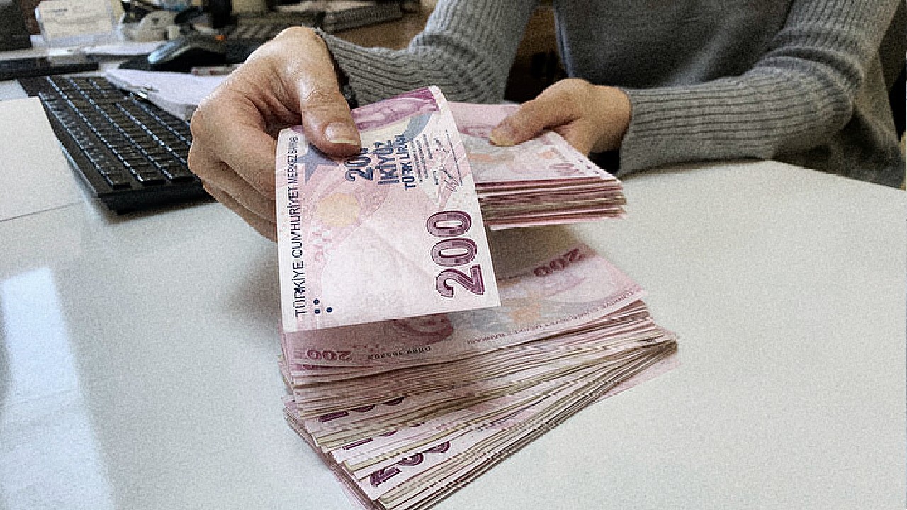 Memurlar yaşadı; Tek şartla 300 bin lira veriliyor