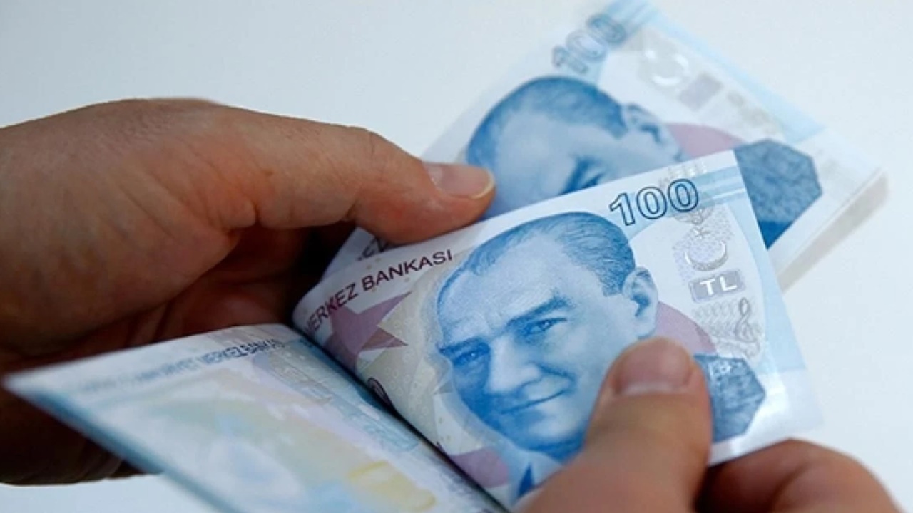 Emeklilere müjde! Maaş farkı ödemeleri o tarihte yatacak