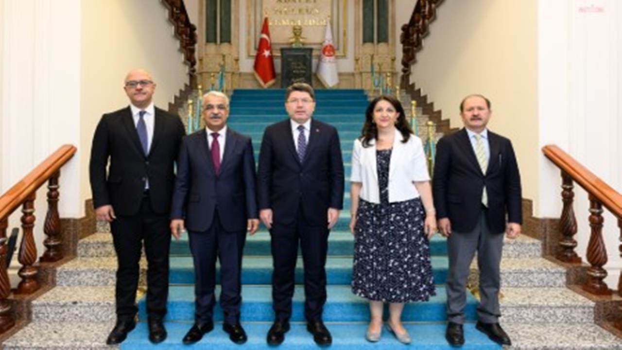 Terörsüz Türkiye sürecinde yeni aşamaya geçildi! DEM Parti açıkladı