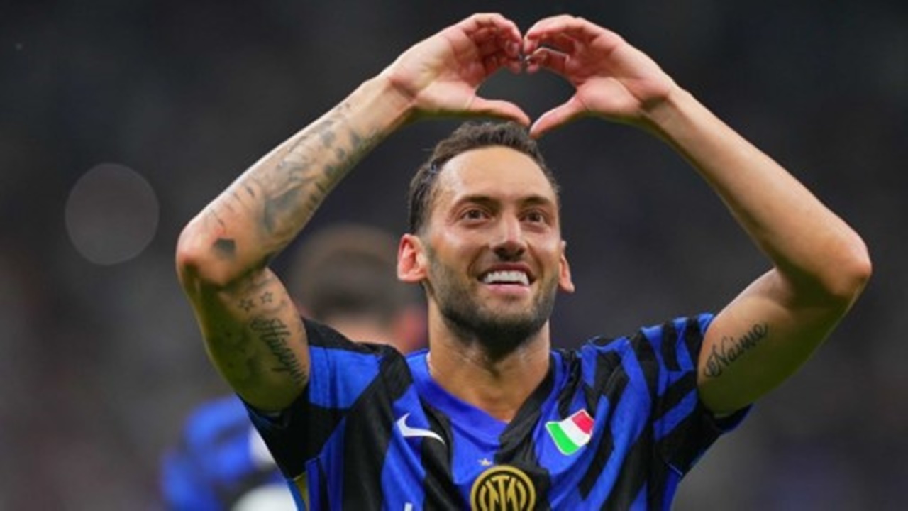 Hakan Çalhanoğlu Fenerbahçe yolcusu! Gece yarısı duyurdu