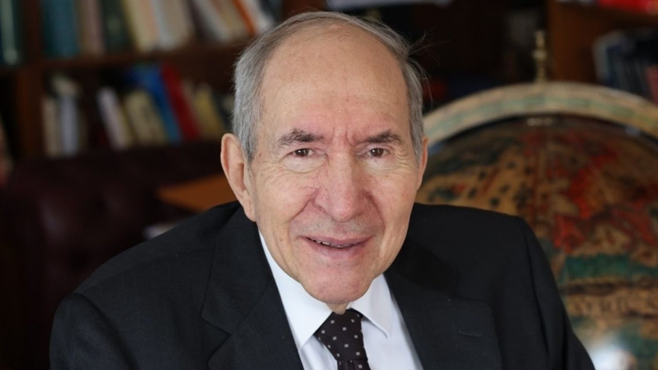 CHP Eski Genel Başkanı Altan Öymen 93 yaşında hayatını kaybetti