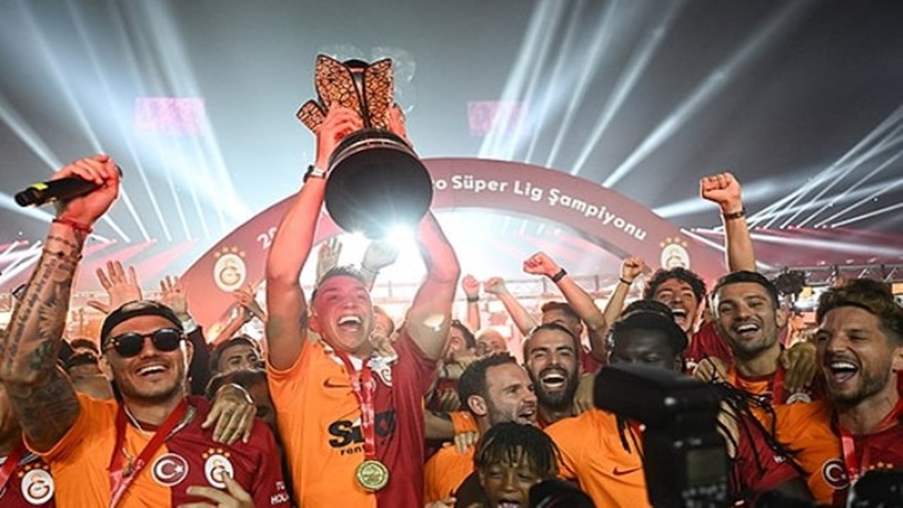 Galatasaray yeni takım kaptanını açıkladı! Yıldız isim bomba gibi dönüyor