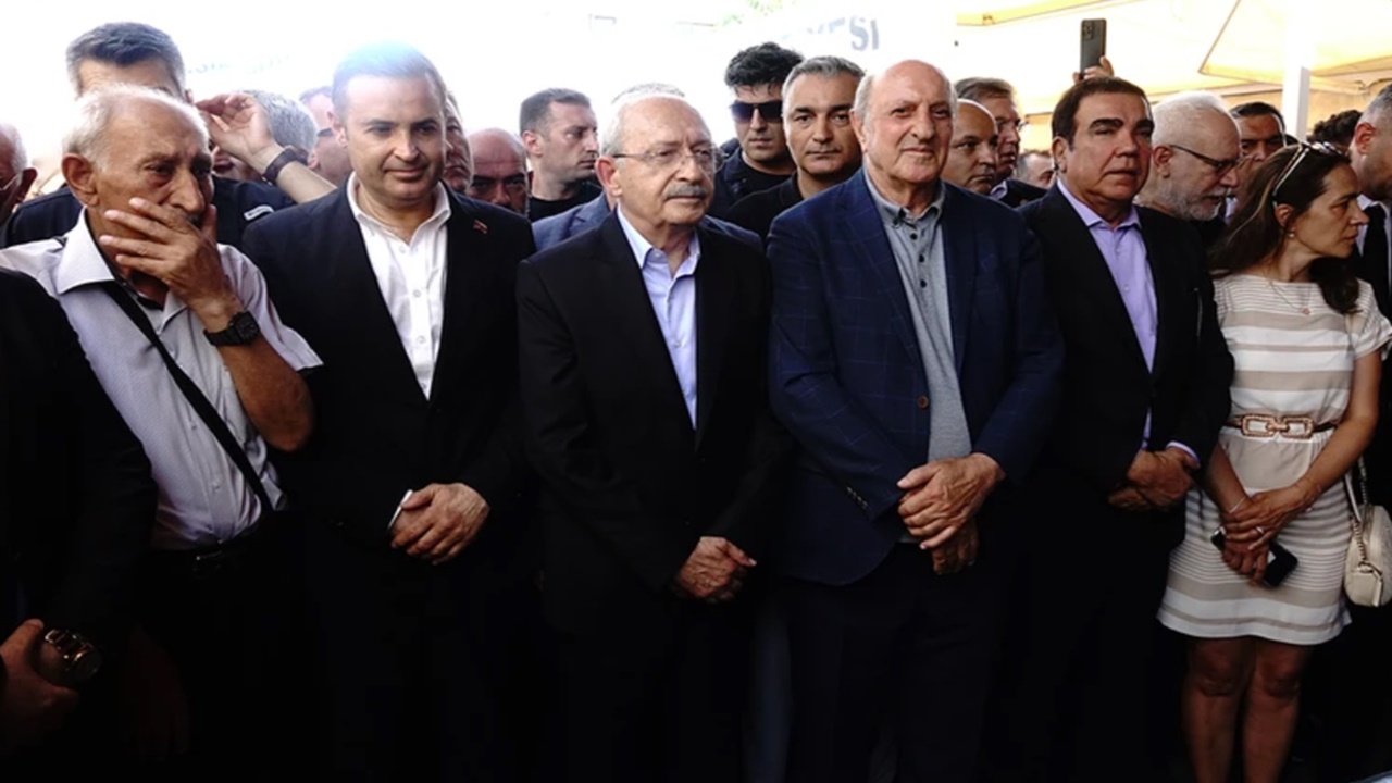 Özgür Özel'den ikiz kardeşini kaybeden Kemal Kılıçdaroğlu'na taziye ziyareti