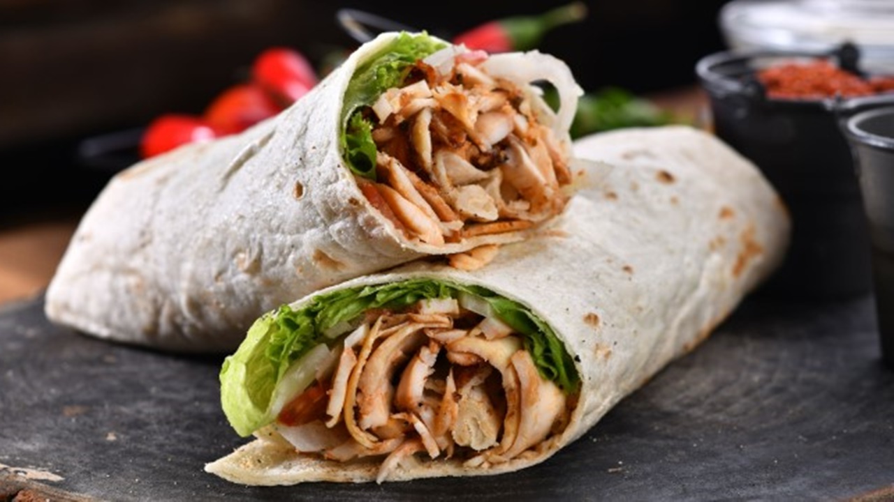Oyma Döner Bursa yangınında örnek bir davranışa imza attı