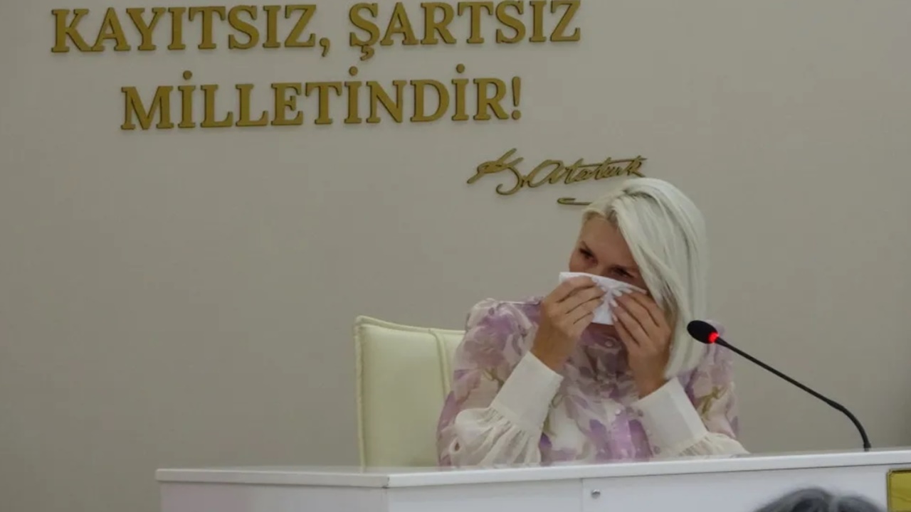 Melek Mızrak Subaşı, Ak Parti ve MHP’den destek alınca gözyaşlarını tutamadı