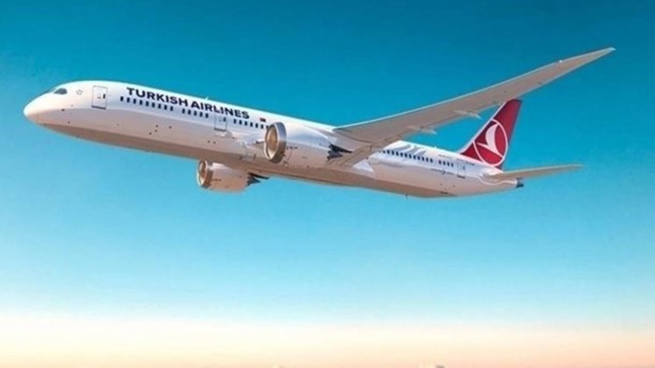 THY uçağında yürekler ağza geldi! Yolcular hızla tahliye edildi
