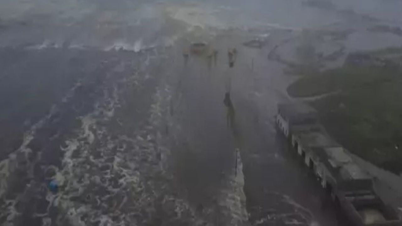 Rusya'daki deprem sonrası ilk tsunami dalgaları! Halk hızla tahliye ediliyor
