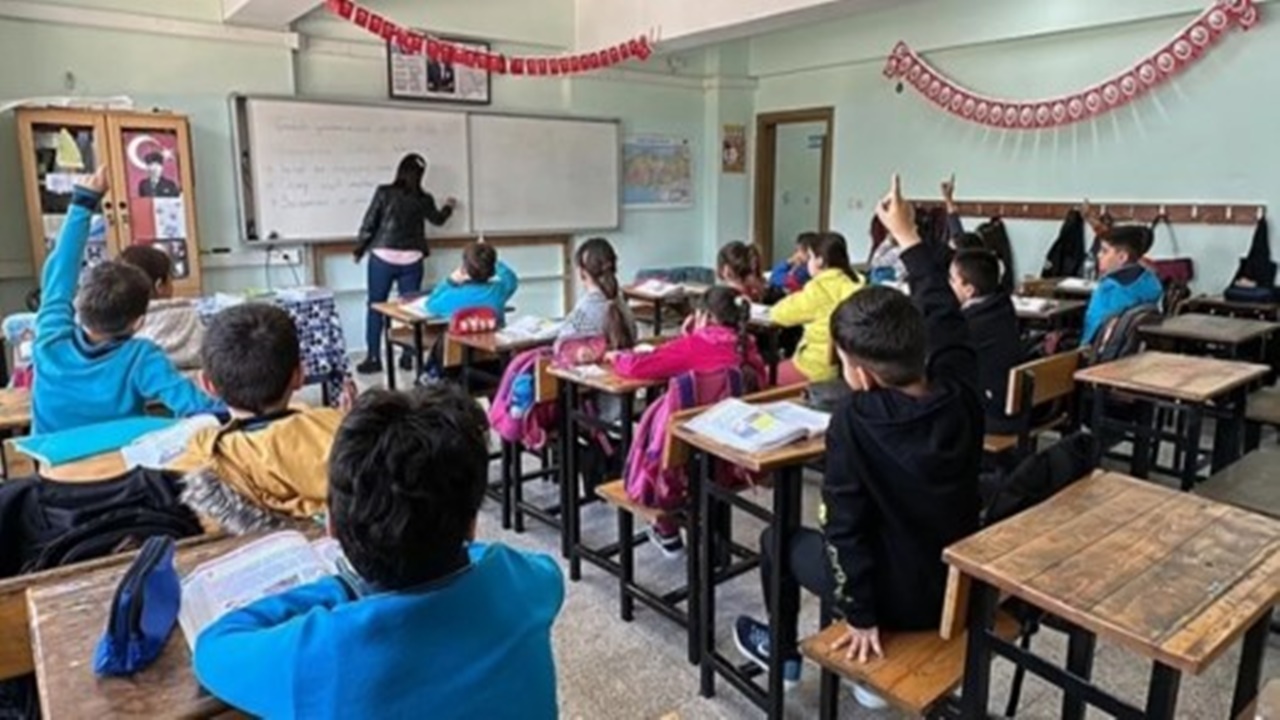 Okullarda yeni dönemde o uygulamaya son! Veliler de şikayetçiydi