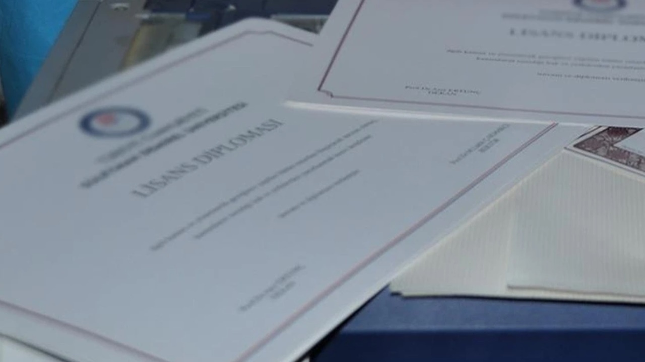 Sahte diploma skandalı büyüyor! Seansları 4500 TL olan ünlü psikologla ilgili de iddialar var