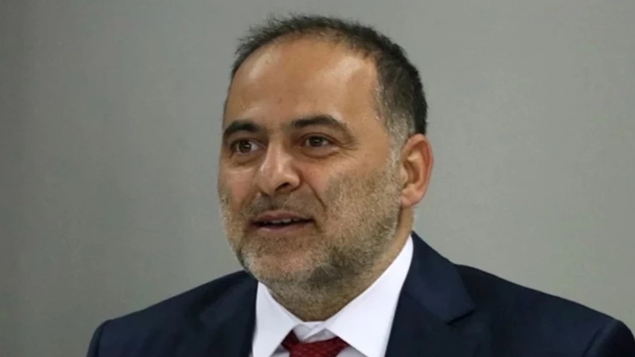 Diplomalarını silen Bakan Yardımcısı Ömer Fatih Sayan sessizliğini bozdu