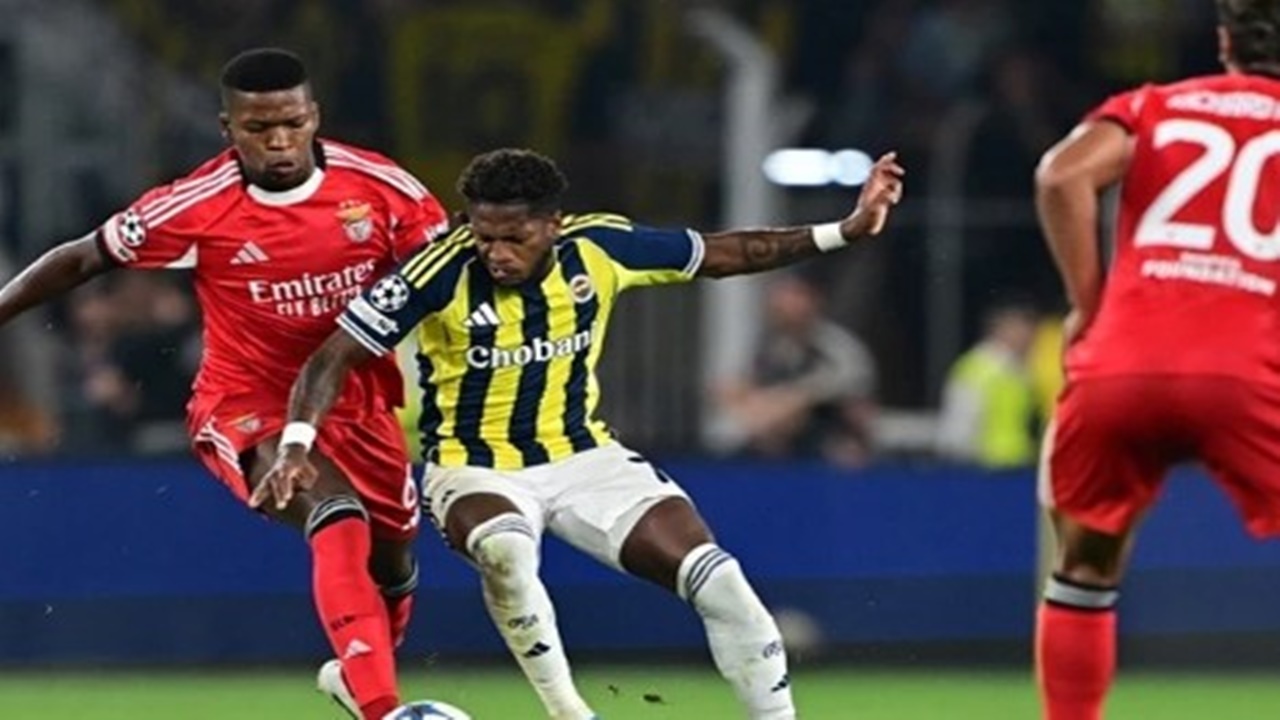 Fenerbahçe'nin Benfica maçı kamp kadrosu belli oldu