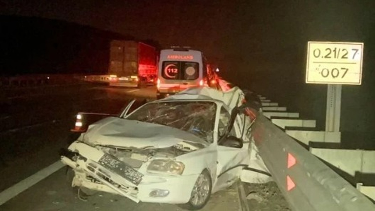 Otoyolda TIR Dehşeti: 2’si Çocuk 3 Kişi Hayatını Kaybetti