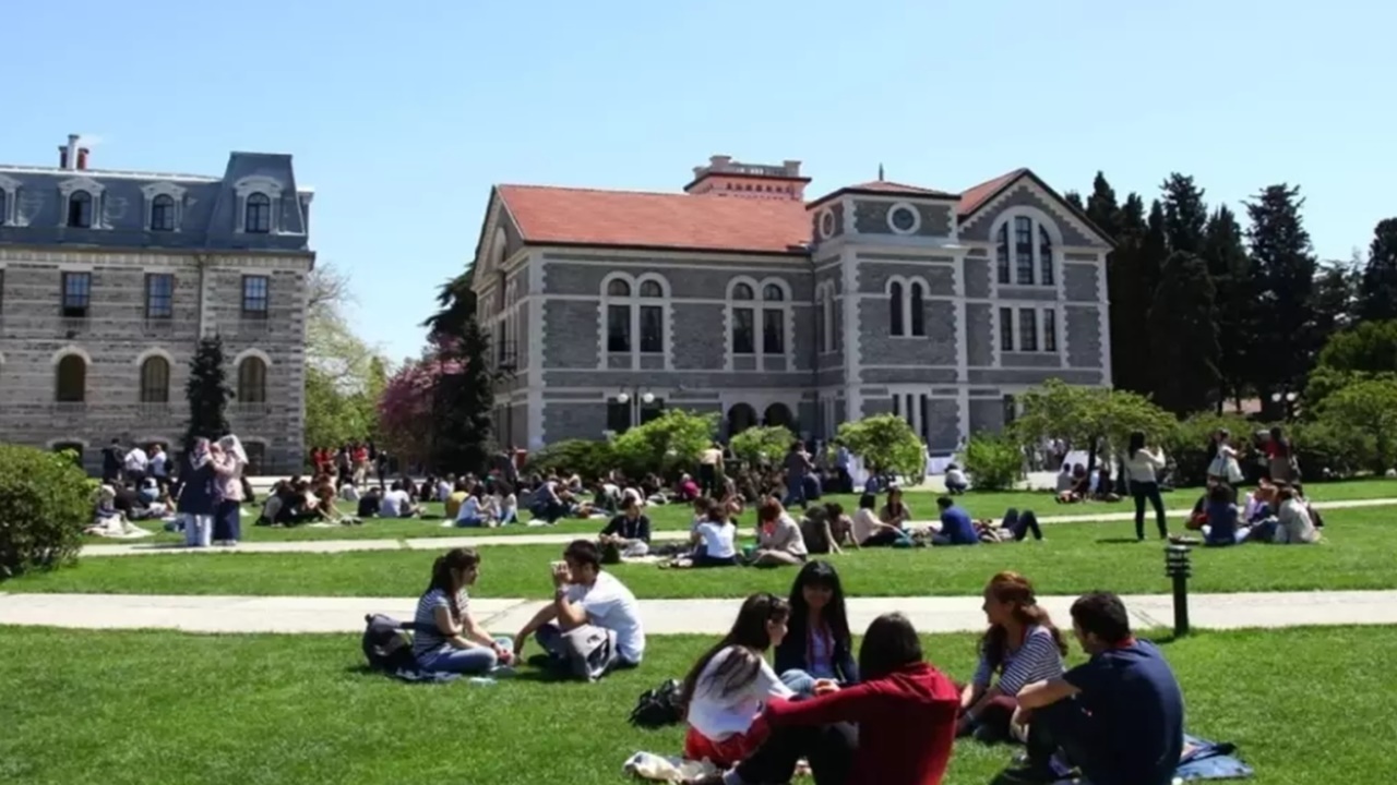 Boğaziçi Üniversitesi’nde Dehşet: 15 Yaşındaki Kız Çocuğunu Öldürüp İntihar Etti