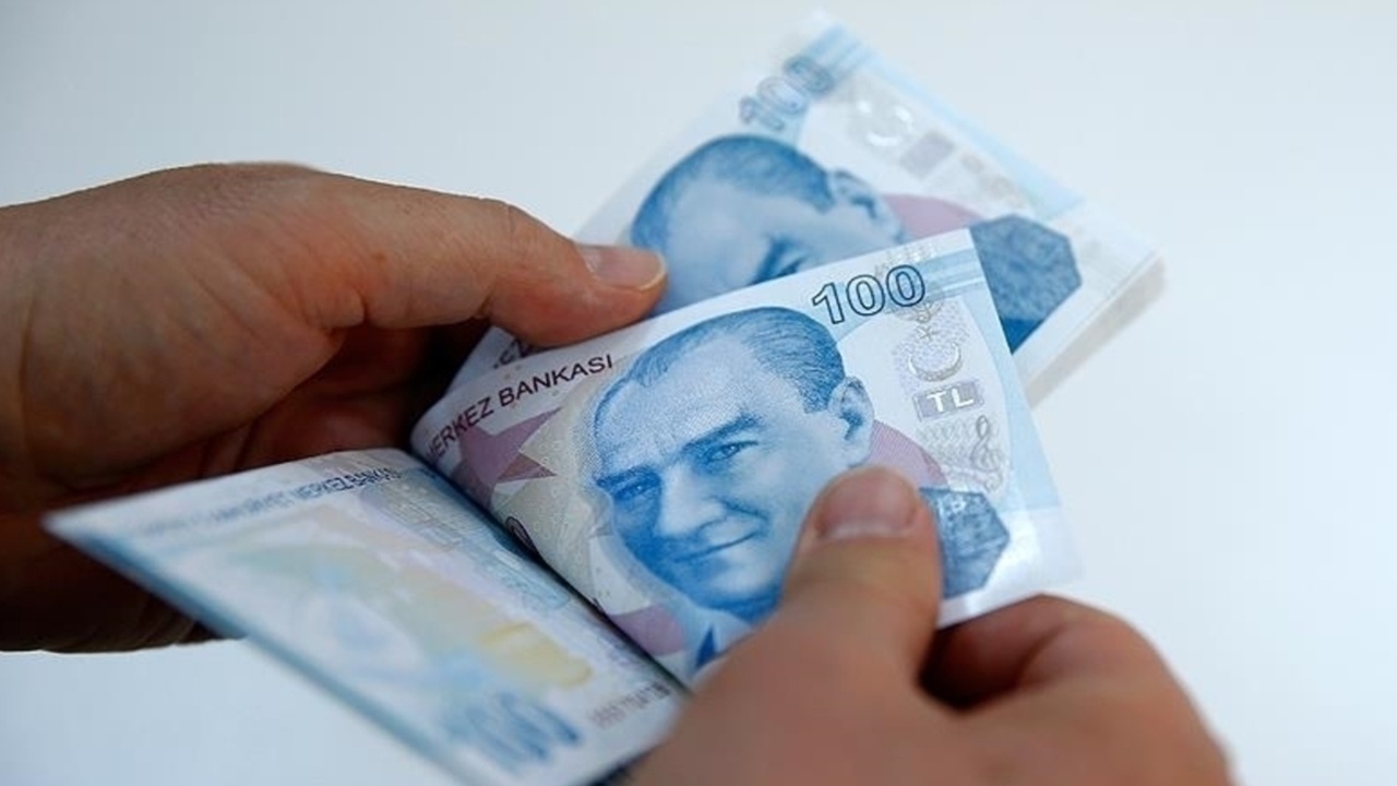 Ankara Kulisleri Alev Aldı: Emekliye %50 Erken Seçim Zammı İddiası!