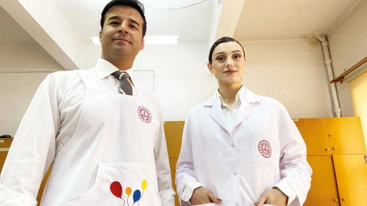 MEBden öğretmenler için yeni dönem kararı! Önlük zorunlu oldu