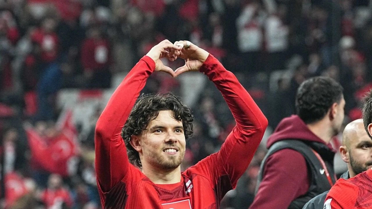 Fenerbahçeden Ferdi Kadıoğlu sürprizi görüşmeler başladı