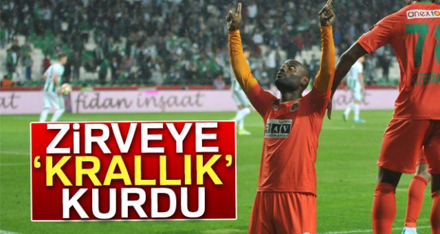 Vagner Love zirveye ‘krallık’ kurdu