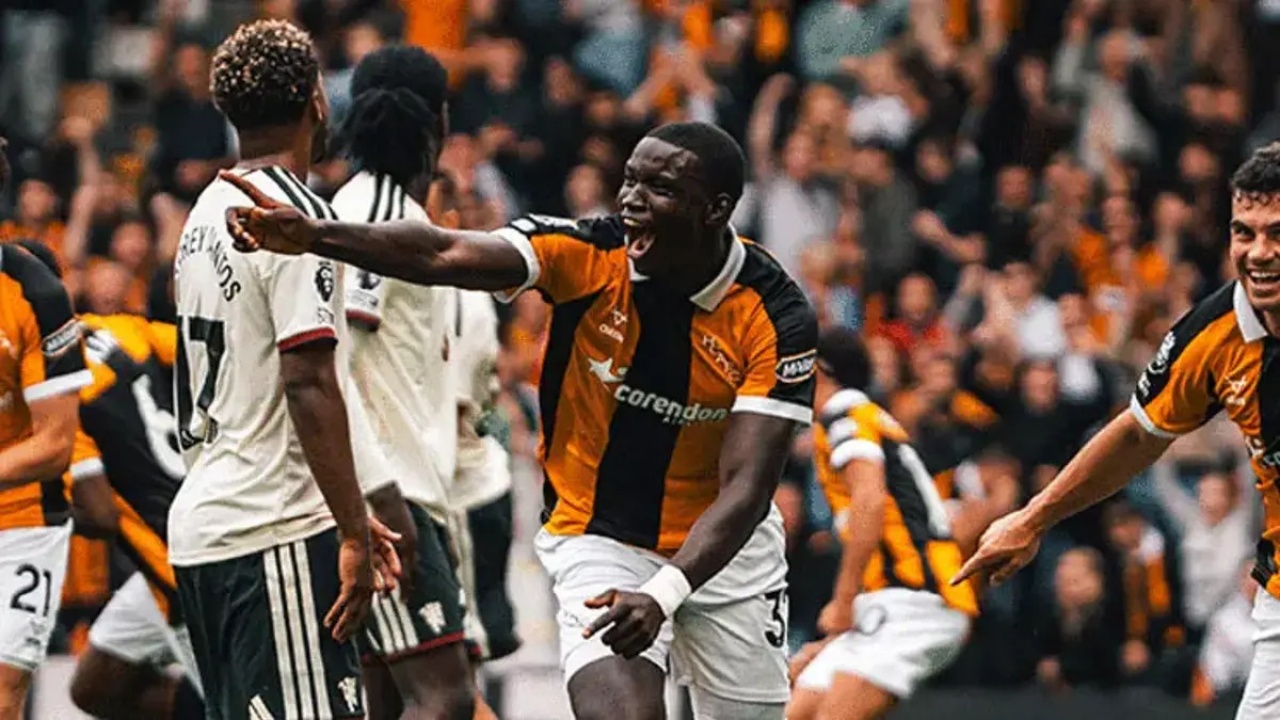 Acun Ilıcalının Hull Citysi Premier Lige Manchester United zaferiyle döndü