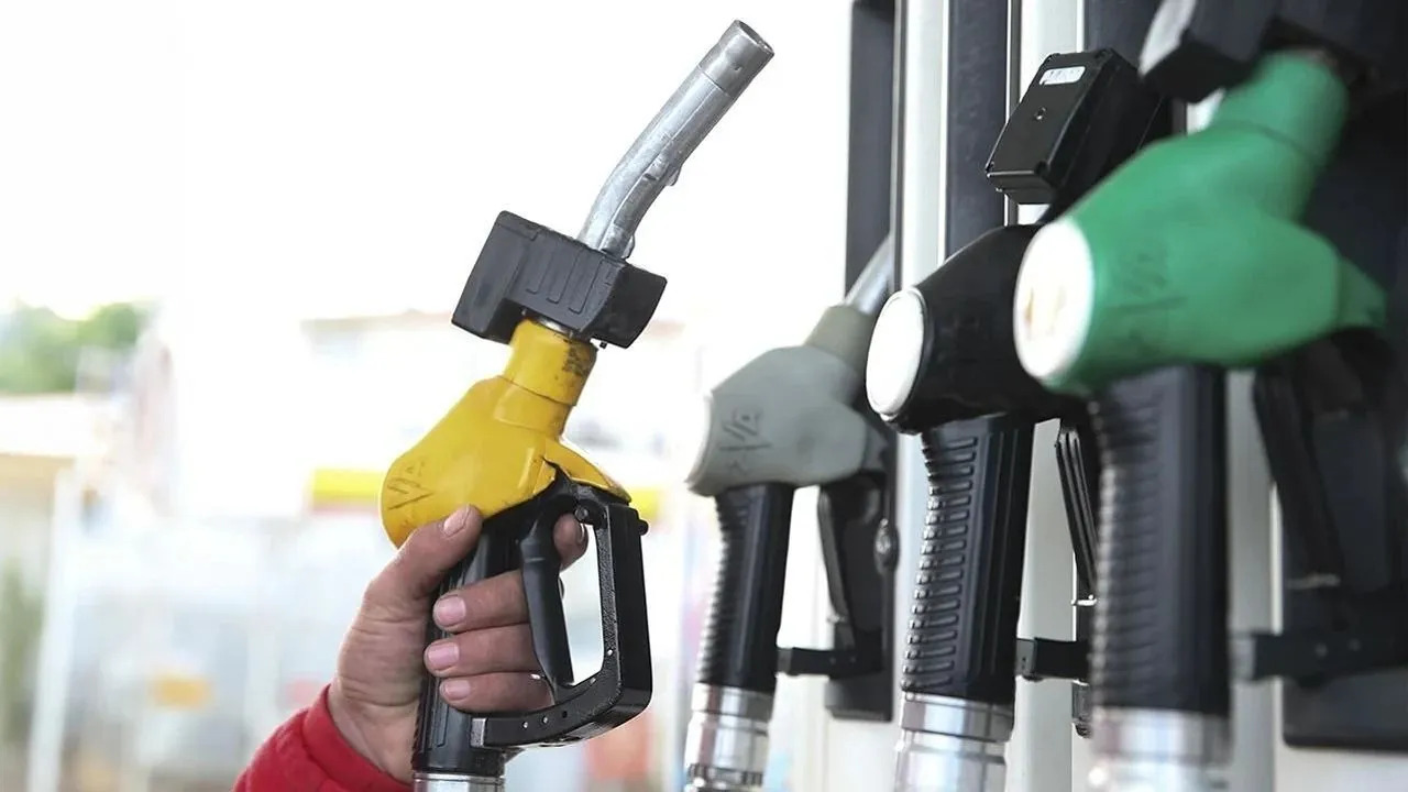 Depoyu dolduracaklar dikkat benzine 2 lira 74 kuruş zam geliyor