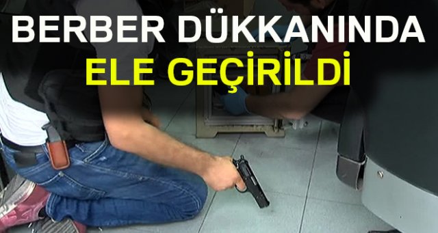 Berber dükkanında uyuşturucu arayan polis, çelik kasada silah buldu